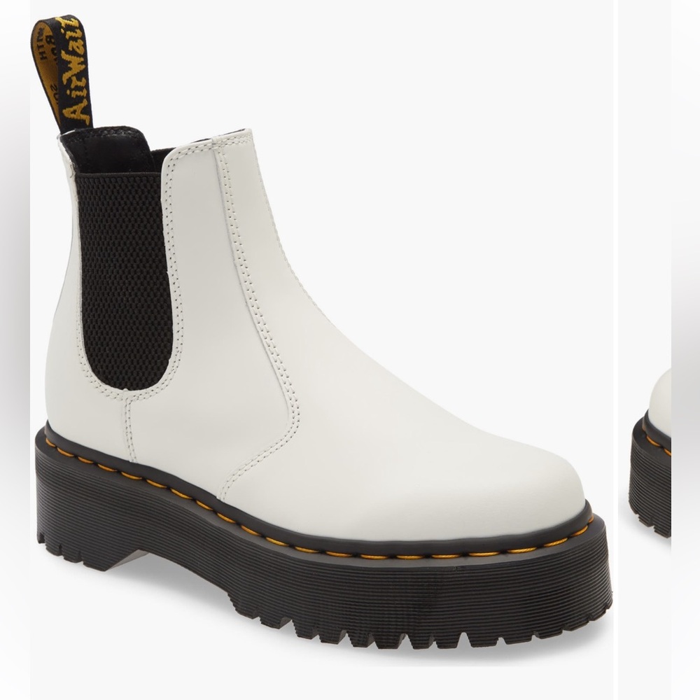 Dr. Martens 2976 Quad
Platform Chelsea Boot